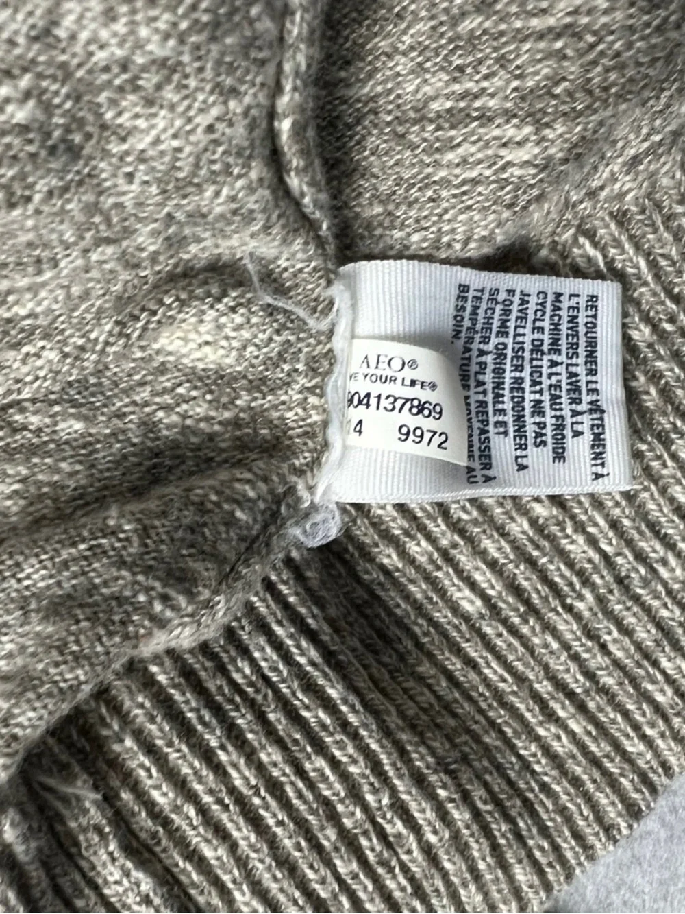 American Eagle‎ Men’s Medium Pullover Sweatshirt Heather Gray Classic Fit V-Neck